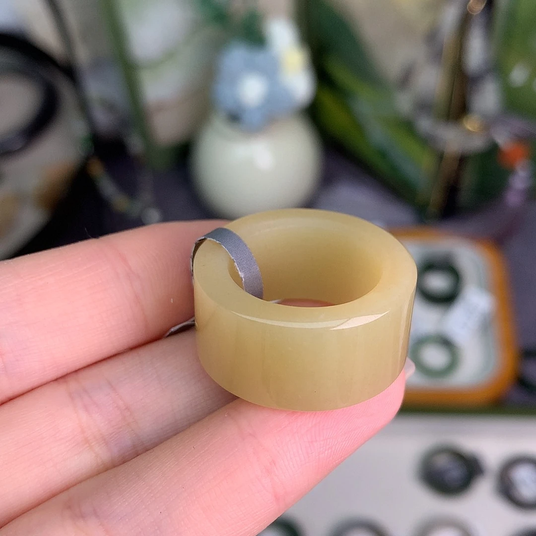 和田玉戒指未镶嵌