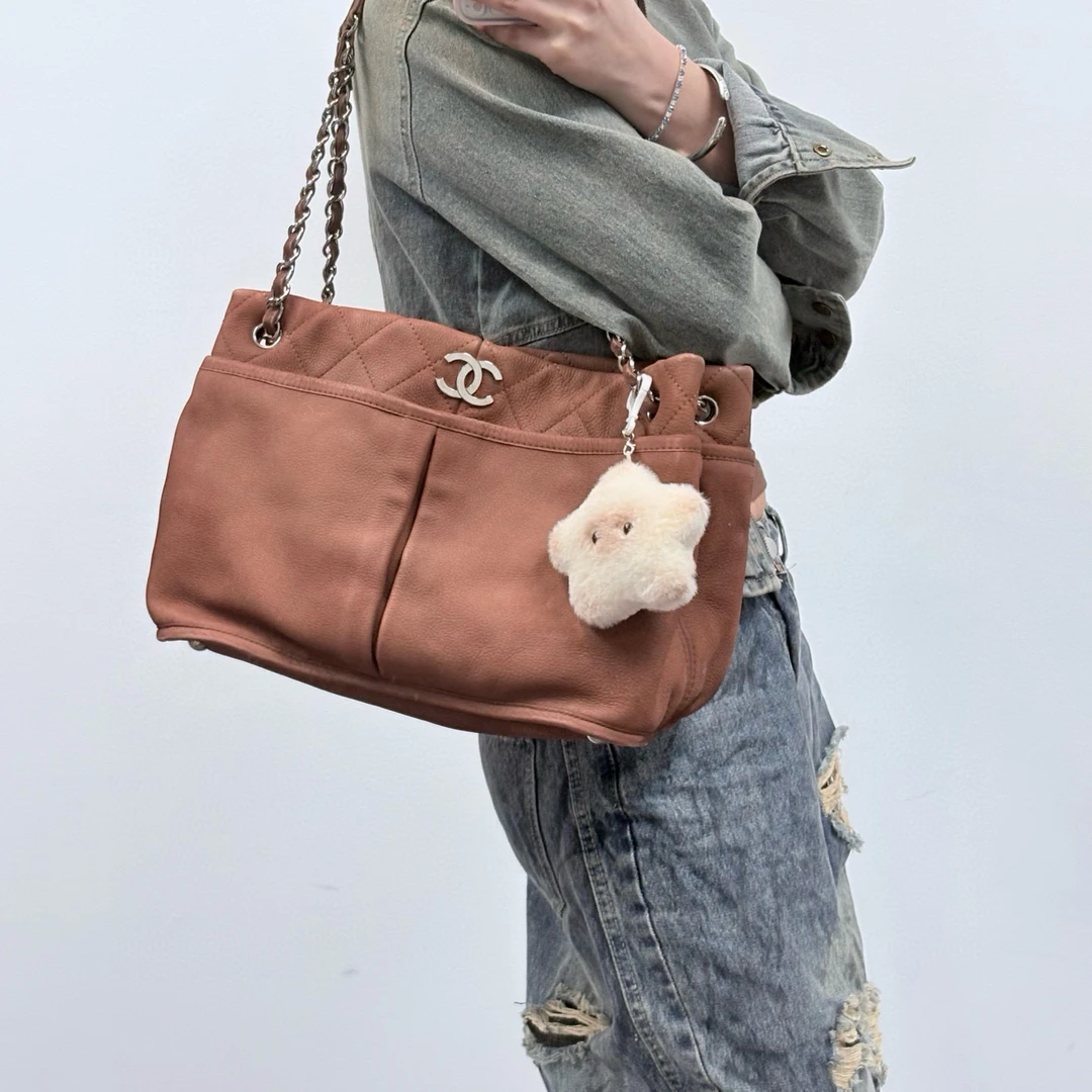95新 Chanel/香奈儿 chanel棕色麂皮托特包腋下手提包