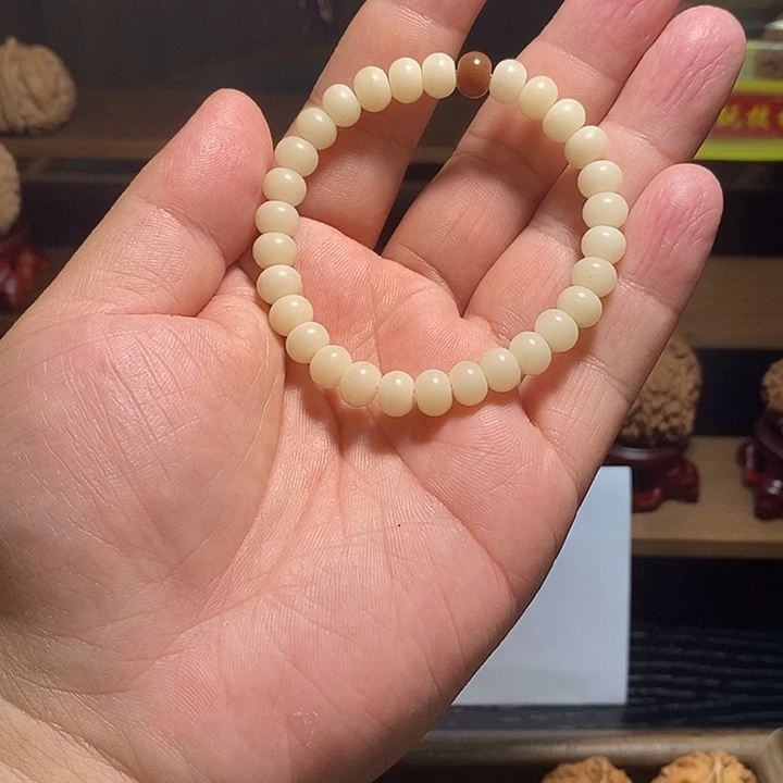 把件文玩核桃白玉菩提