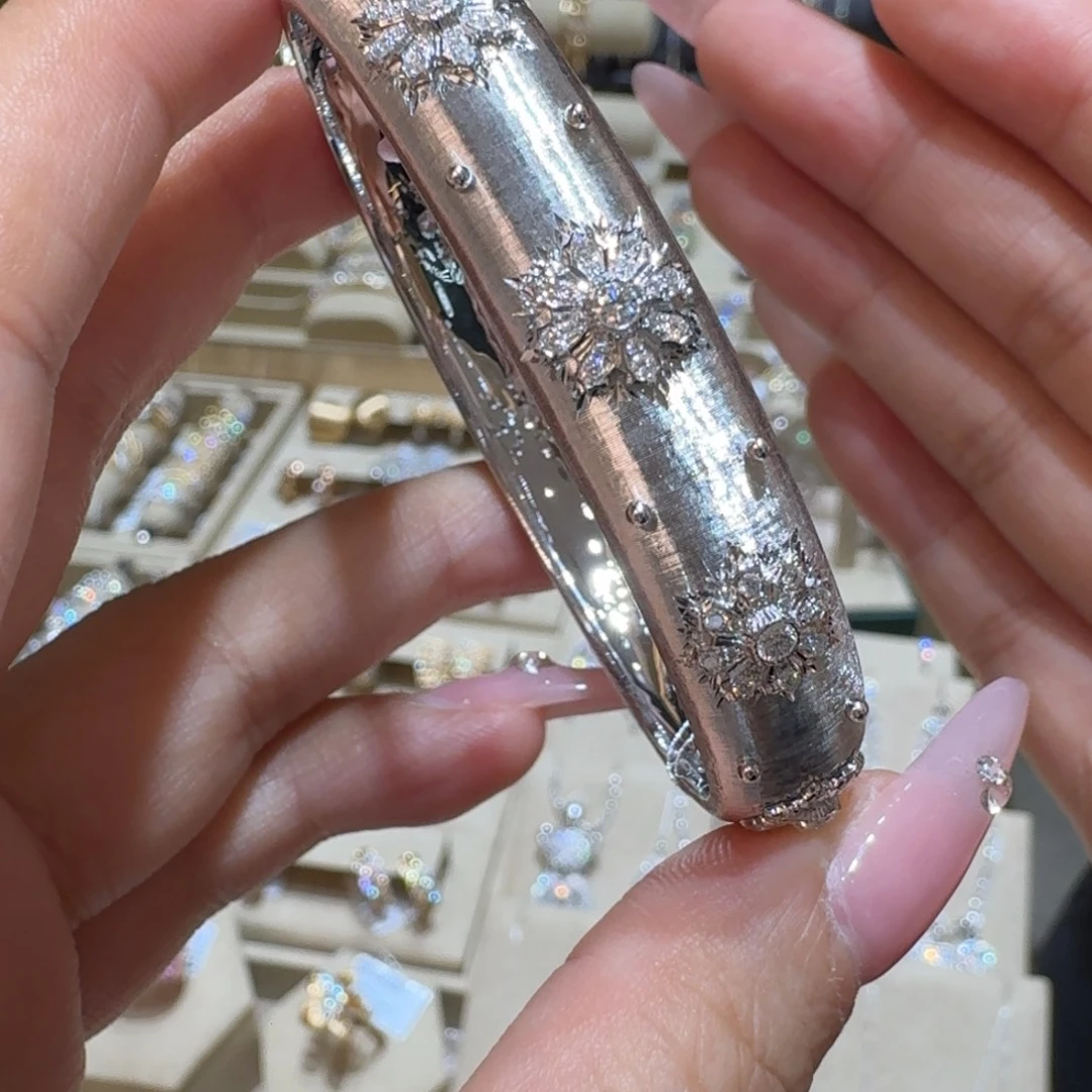 手镯18K金镶嵌钻石