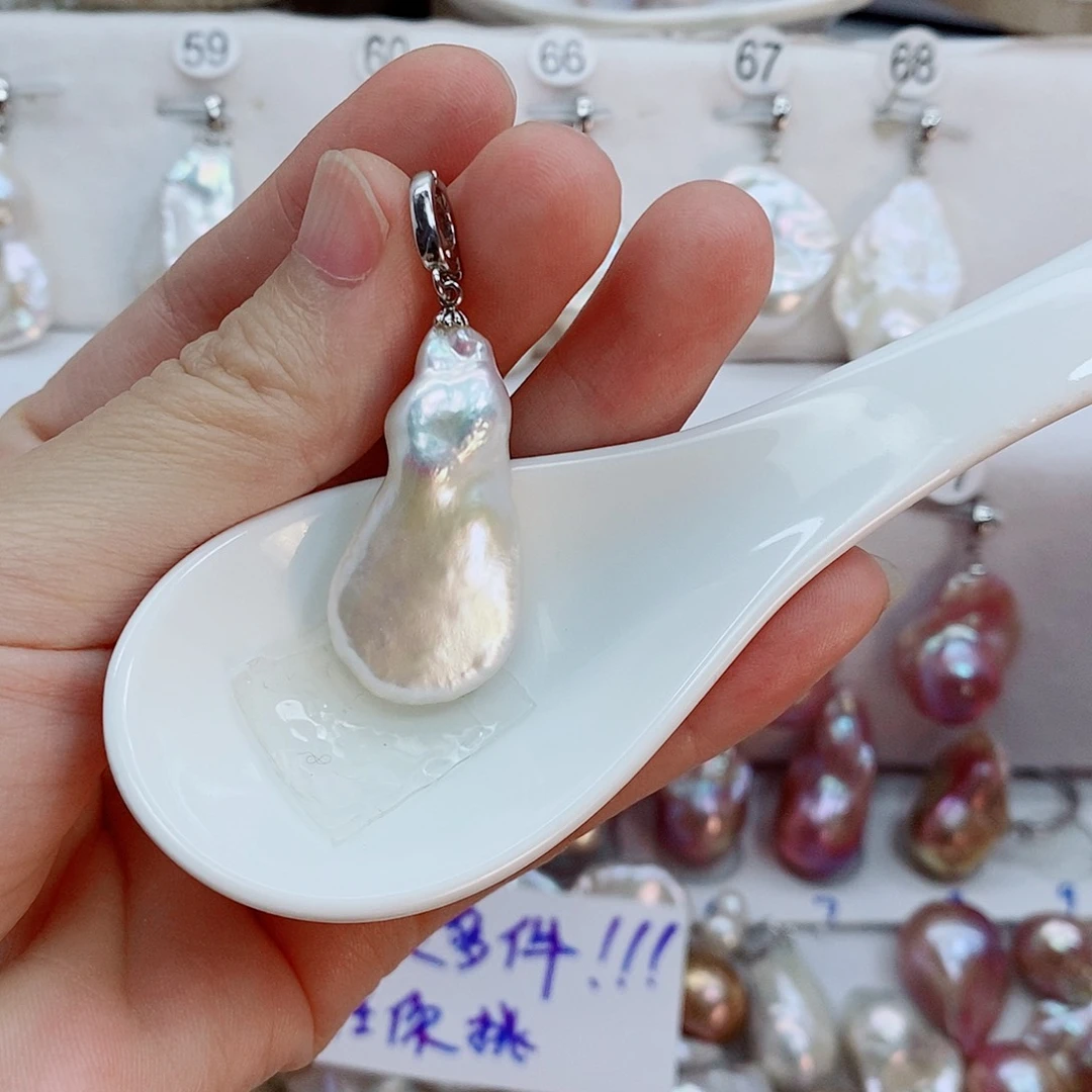 合金无33-34点位有瑕白巴吊坠