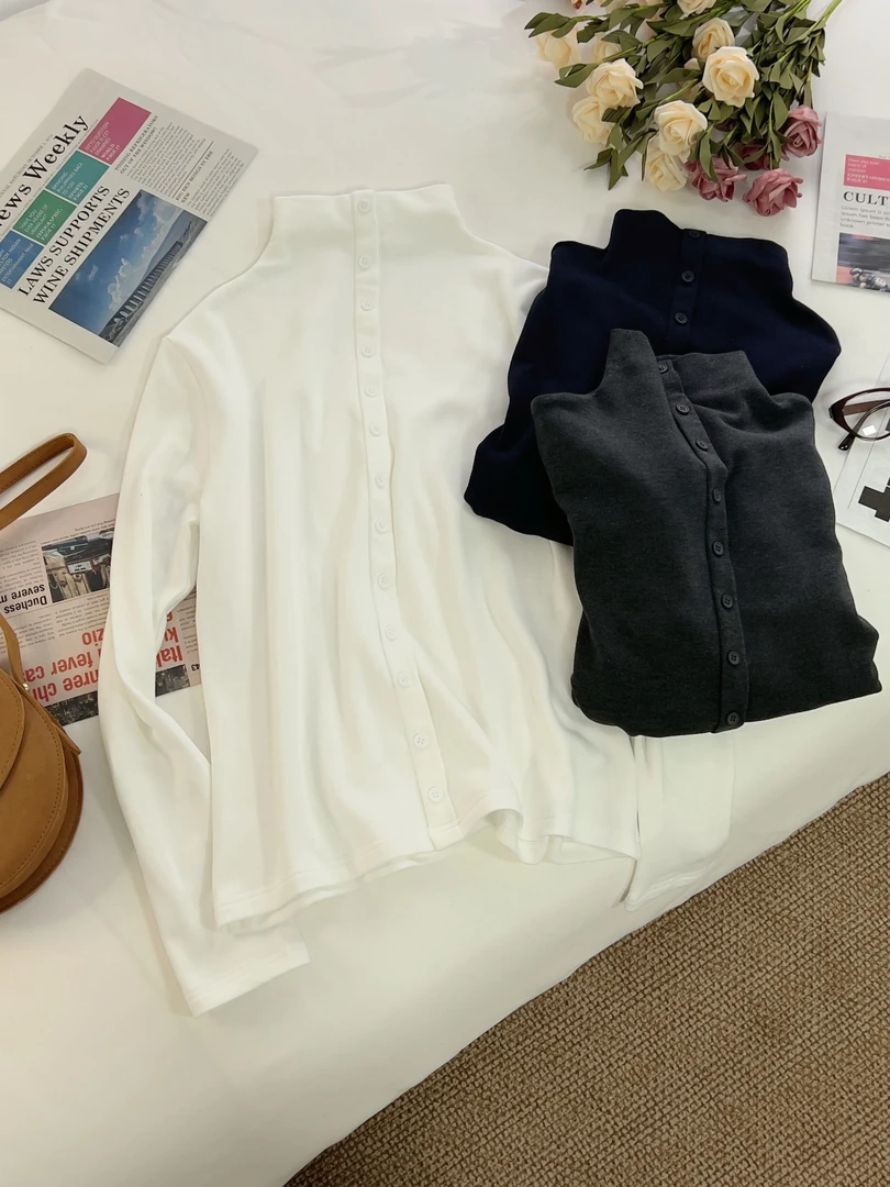 【女王洛克】秋冬款简约小立领长袖加绒打底衫舒适百搭上衣LK82586