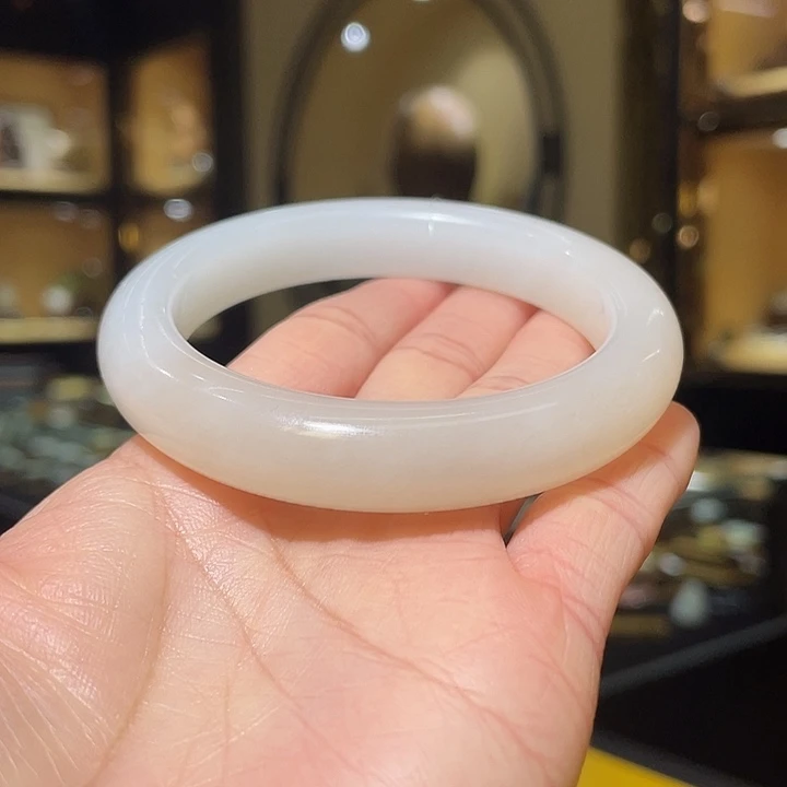 未镶嵌手镯和田玉57.8#65.29g