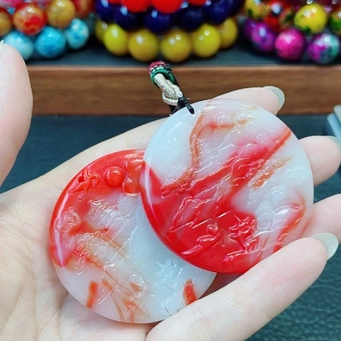 未镶嵌玛瑙手饰血玉吊坠