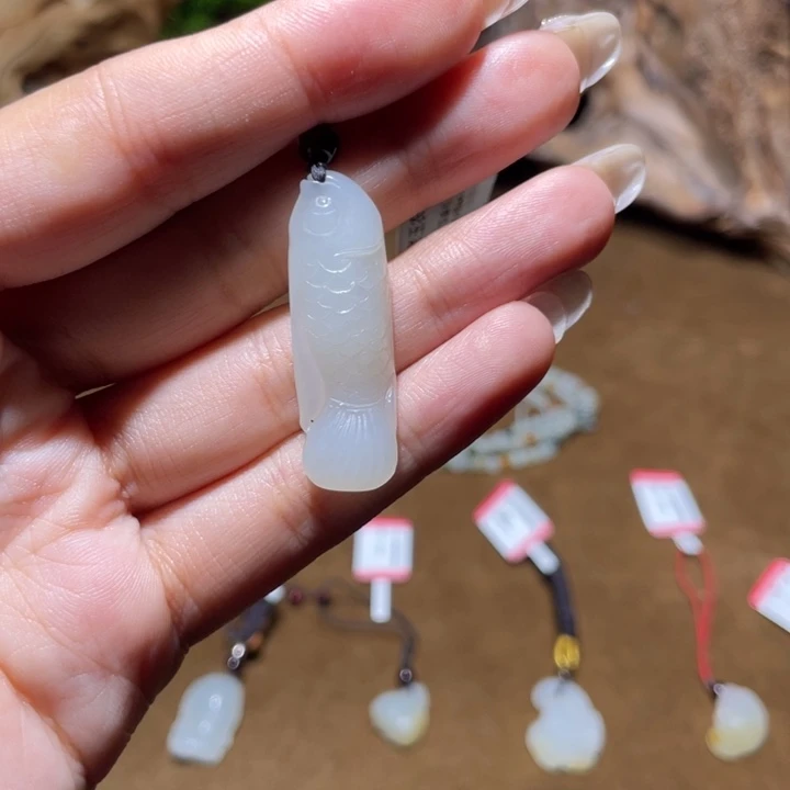 和田玉（子料）未镶嵌挂件