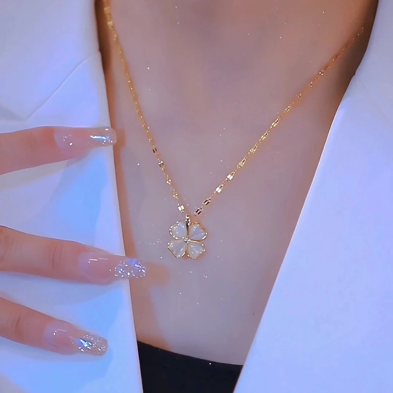 钛钢项链 气质轻奢四叶花项链简约时尚百搭甜美锁骨链精致女坠链