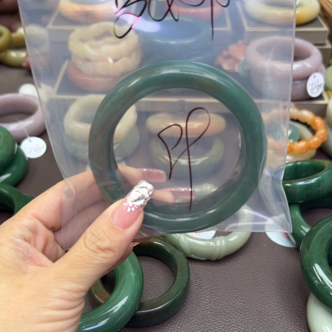 石英质玉手镯未镶嵌梦***牛