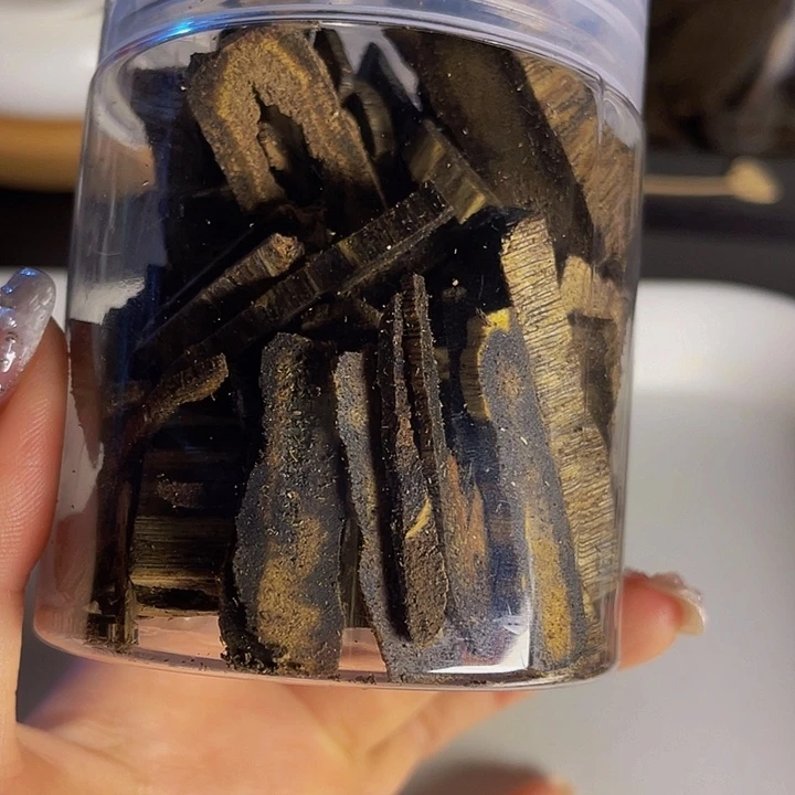 沉香沉香香囊乌身圆叶切片边角料40克