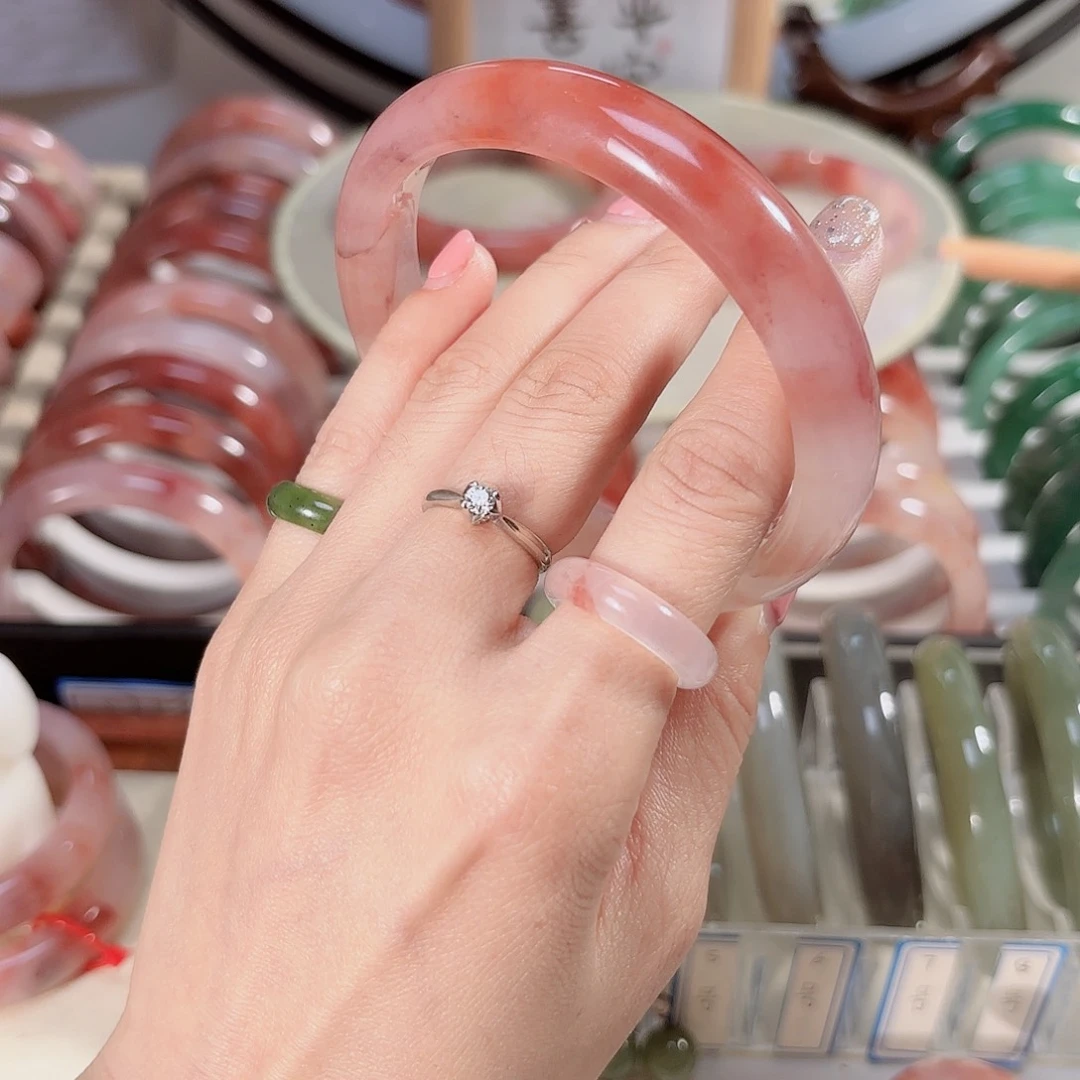 石英质玉手镯未镶嵌棒*糖