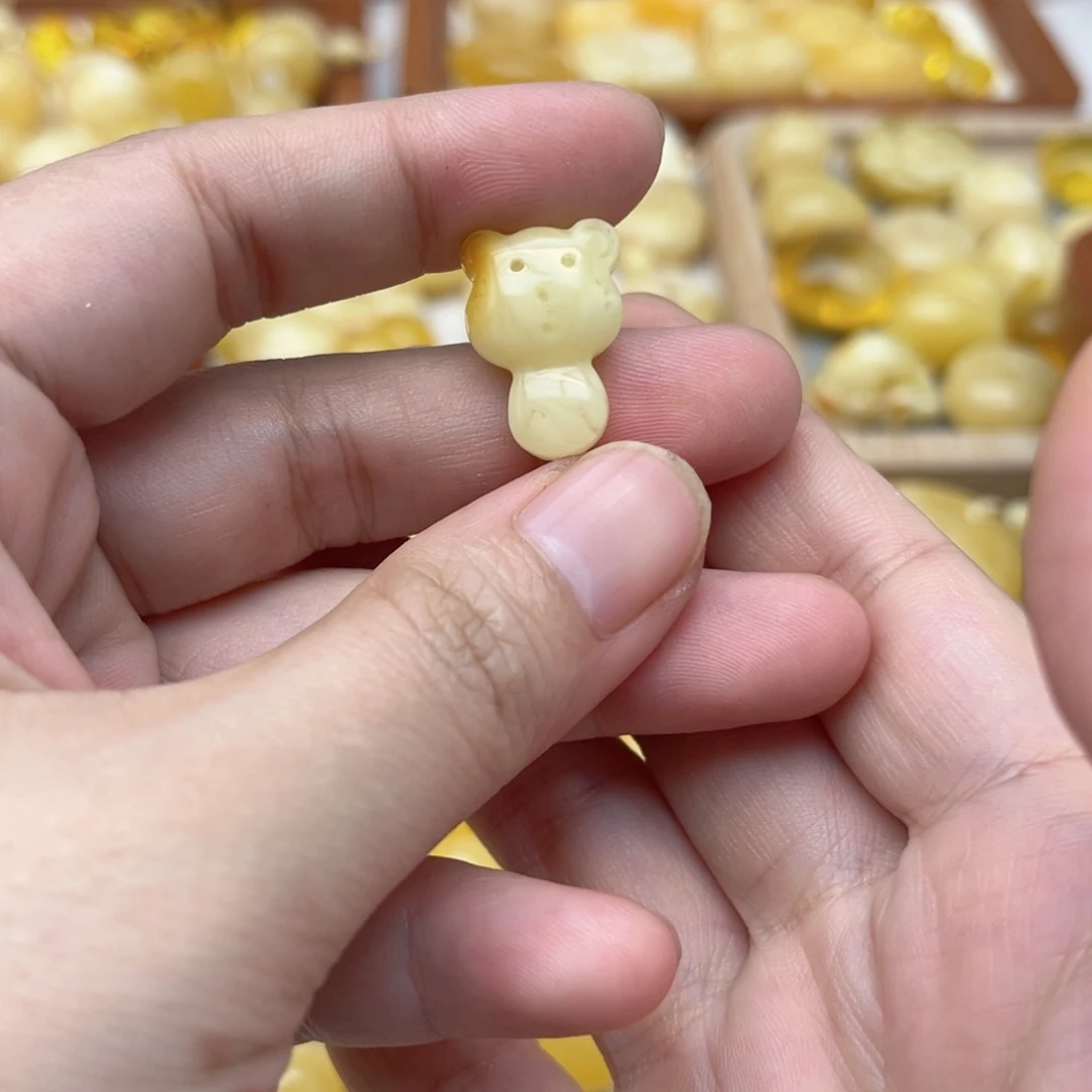 蜜蜡未镶嵌裸石配饰