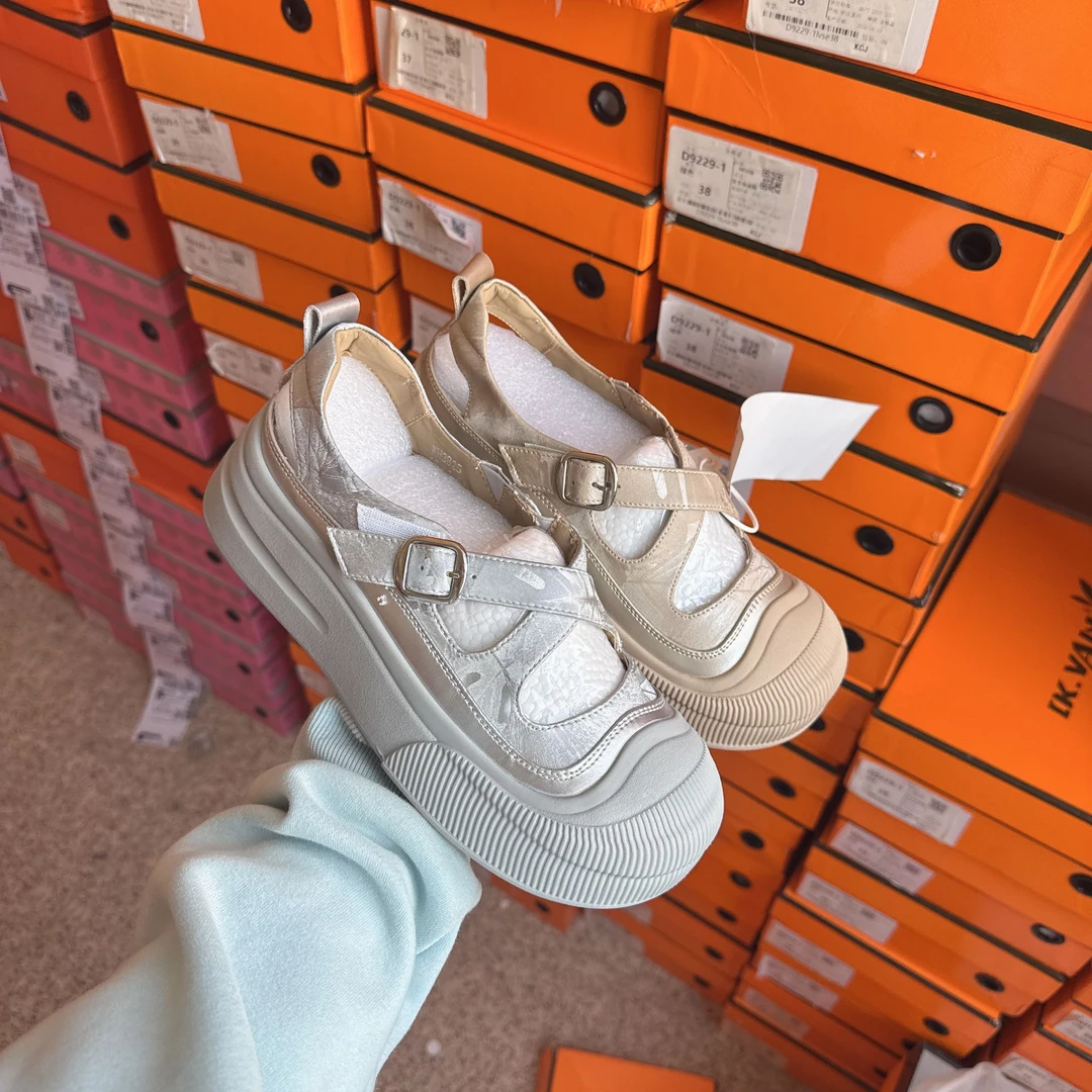 黛珂wei~时尚镂空圆通厚底女鞋~交叉绑带~WH3825-1~