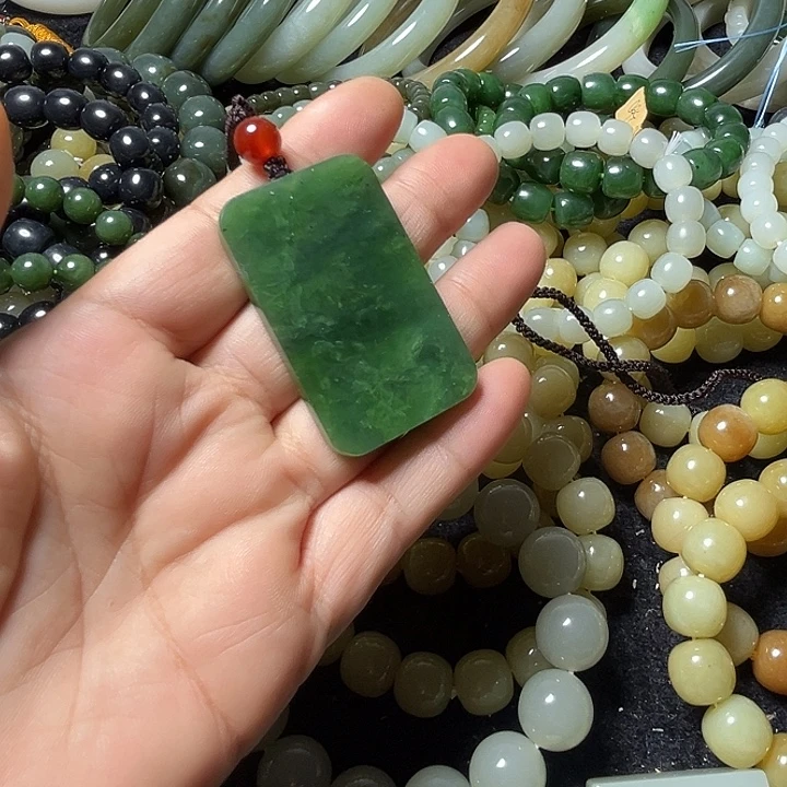 和田玉未镶嵌手串