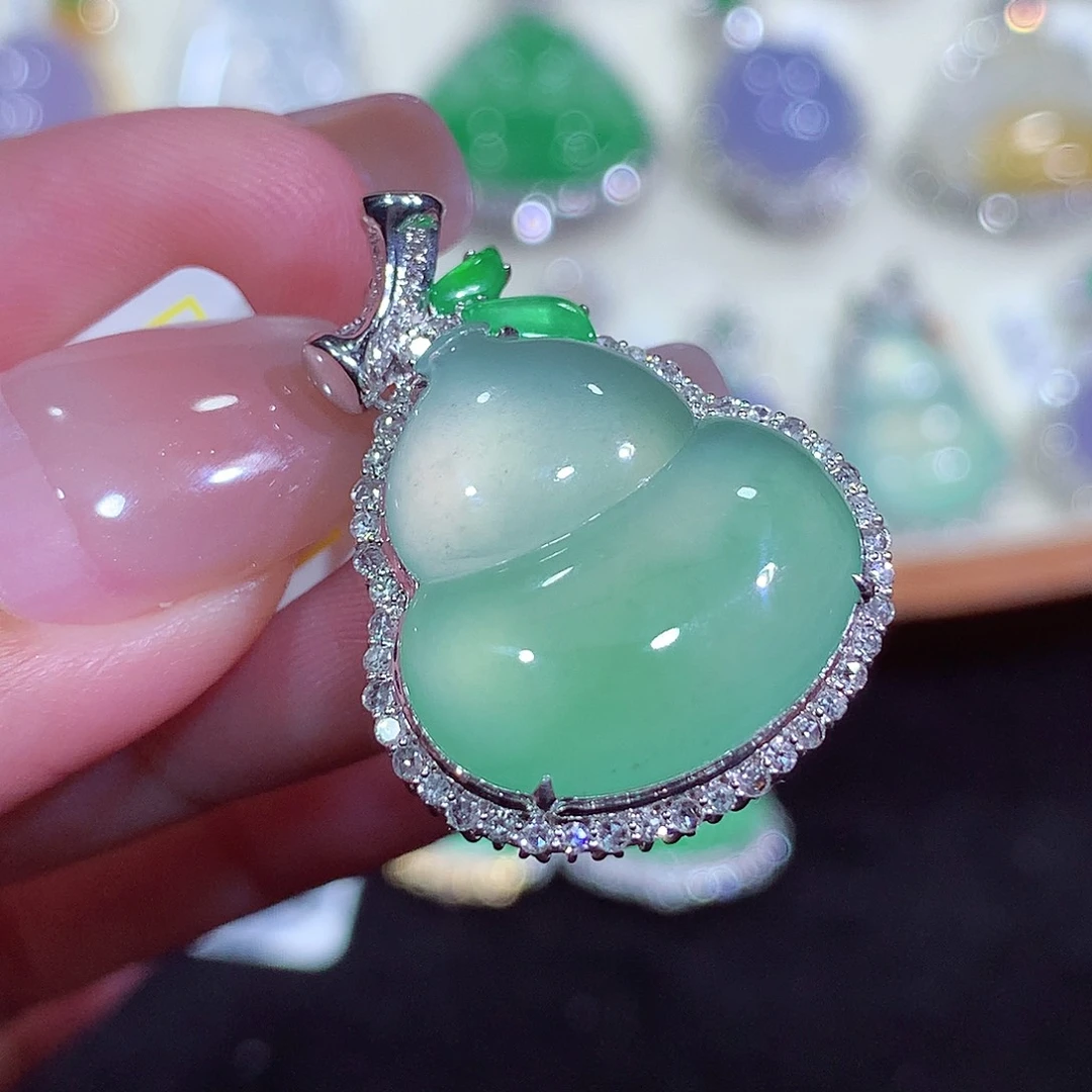 翡翠18K金镶嵌吊坠(不含链)