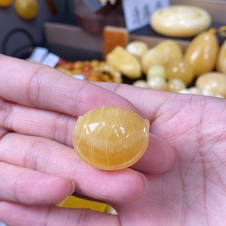 g***y琥珀未镶嵌裸石福甲