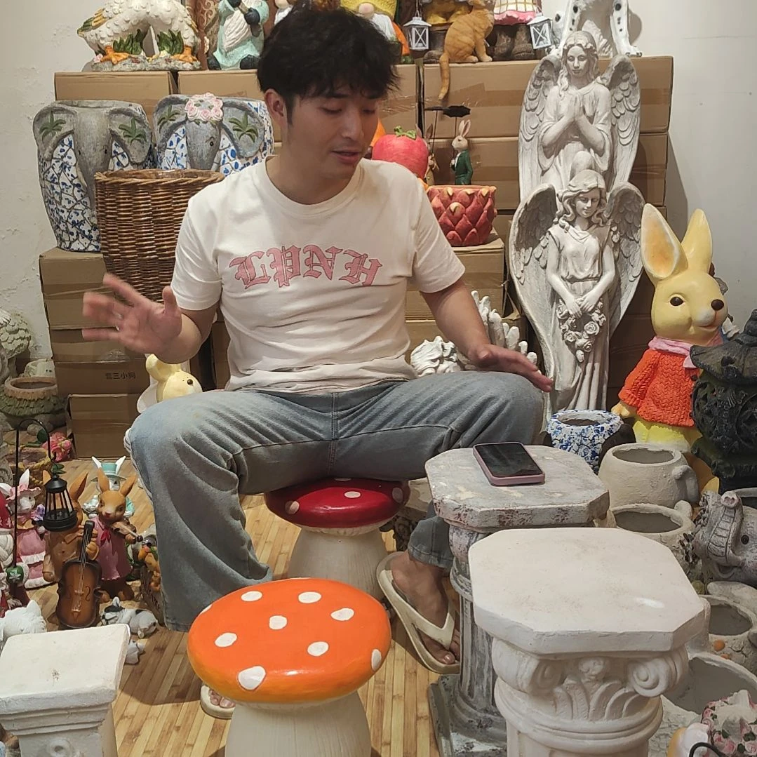 合成树脂蘑菇凳子