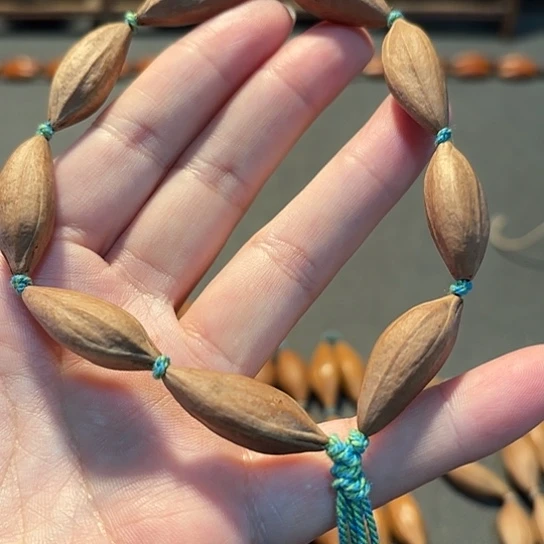 1.1小柳叶手串水晶核老玩家款