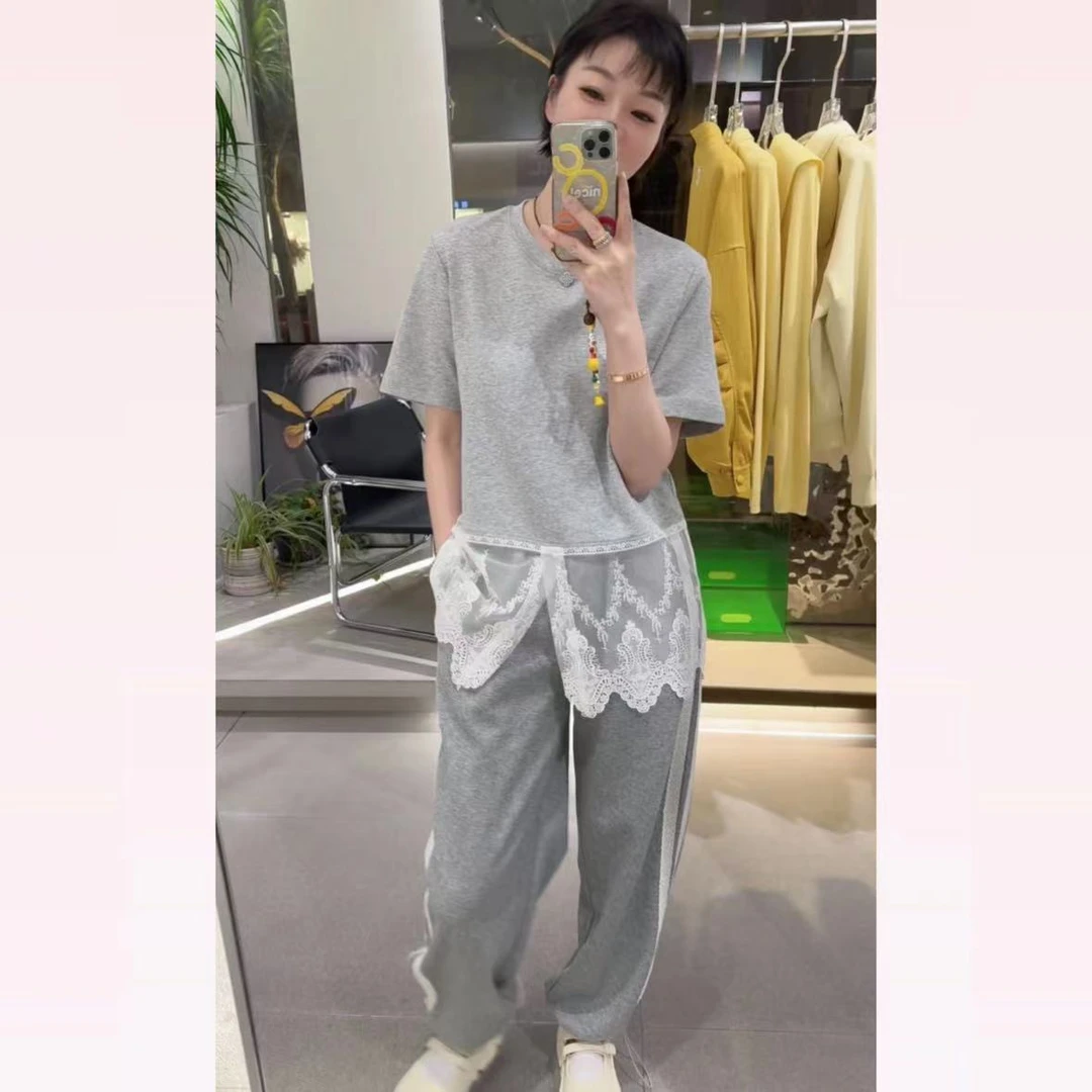 春苗女装      松弛感拼蕾丝上衣     网红时尚百搭气质