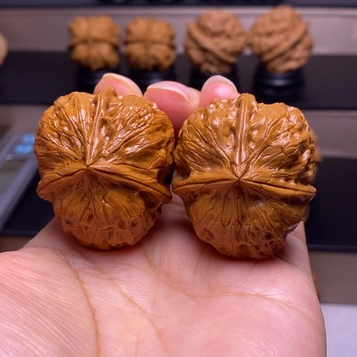 把件文玩核桃玉面三楞41