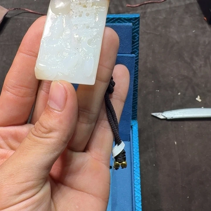 未镶嵌和田玉（糖玉）车挂