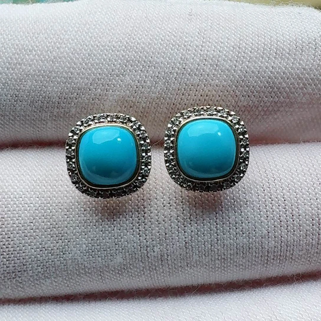 绿松石18K金镶嵌耳钉