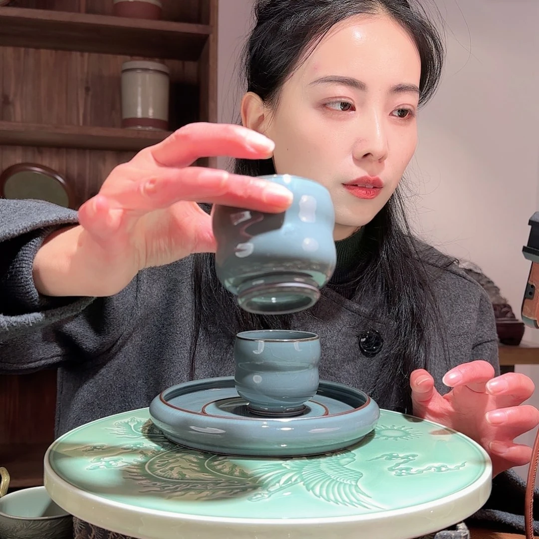 高葫芦杯粉青铁胎