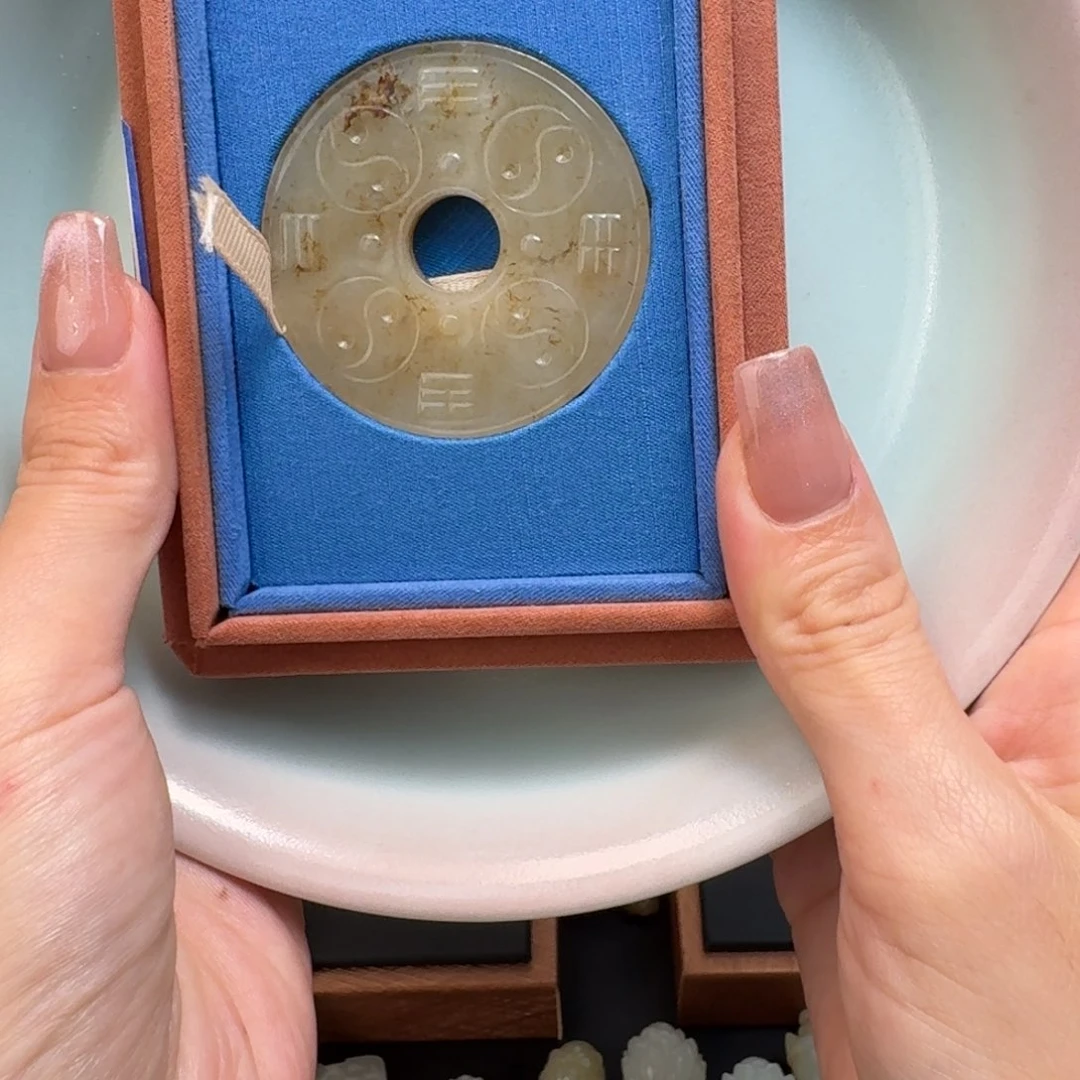 摆件所***愿佩戴