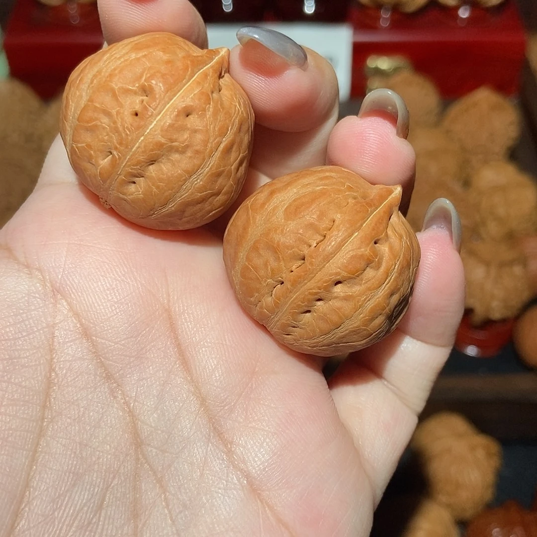 文玩核桃吊坠二日红