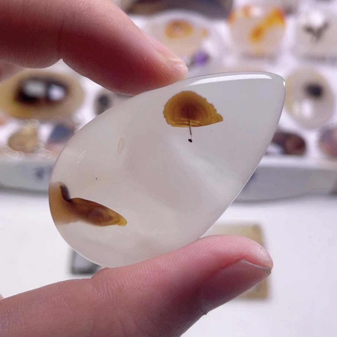 玛瑙/玉髓颈饰合金