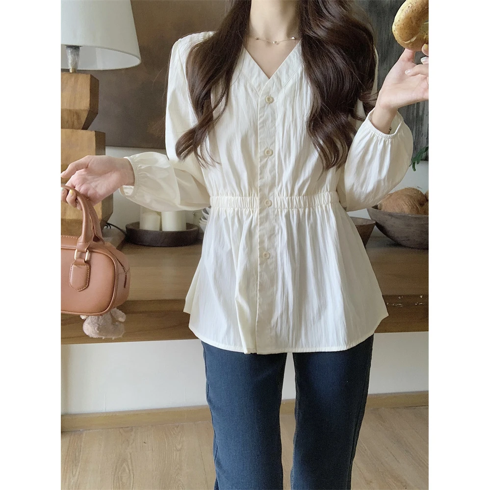 【鱼白专属】2025新款设计感V领长袖衬衫女大码收腰遮肚子减龄上衣