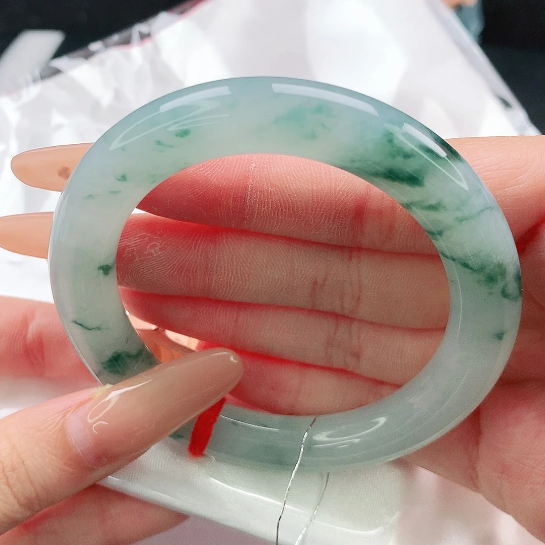翡翠手镯未镶嵌53圈