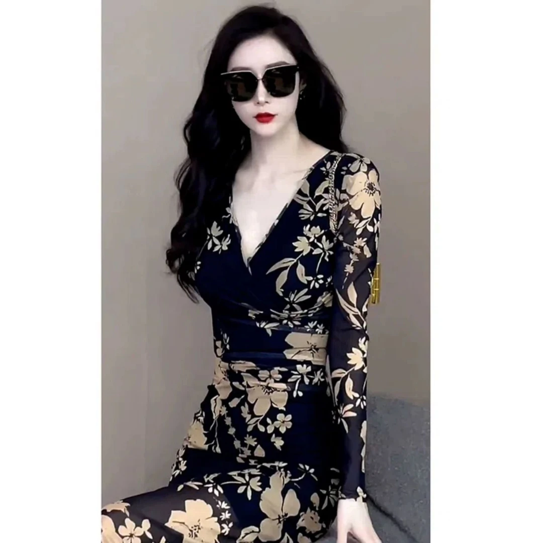 轻奢显瘦秋季连衣裙女长袖减龄裙潮御姐新款修身温柔风小众包臀裙