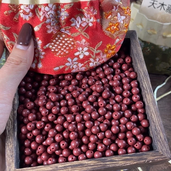 泥塑花蕊夫人0.6瑕疵珠香包约50克