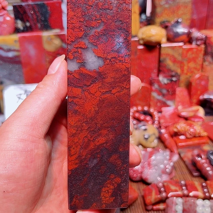玉桂林鸡血玉印章