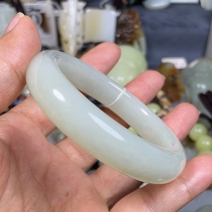 海***山颈饰未镶嵌和田玉