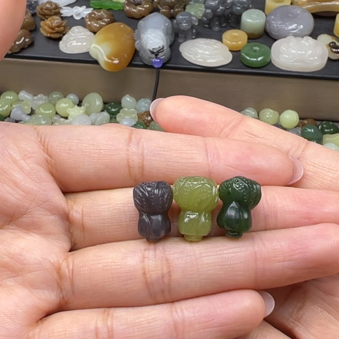 和田玉未镶嵌颈饰98一个多样性发其一