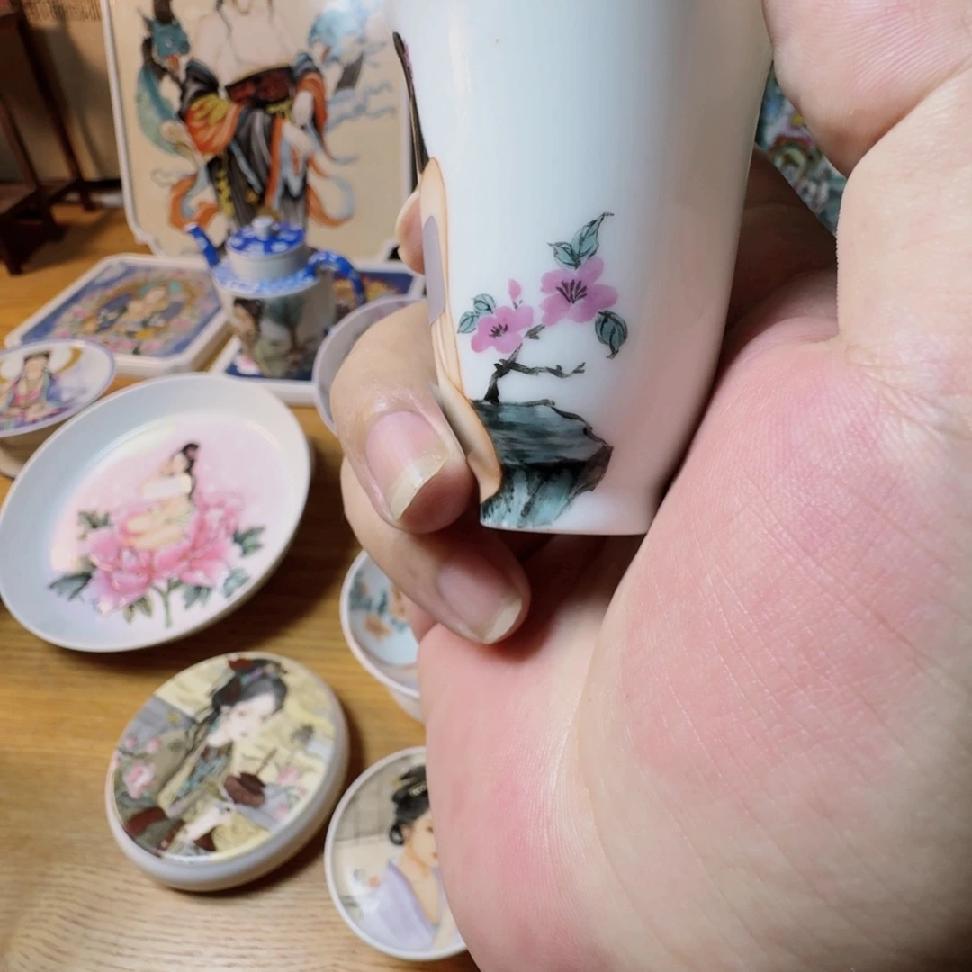 纯手绘美女闻香杯