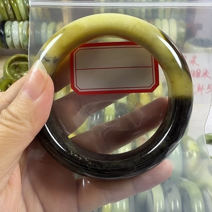 筱****蛇纹石玉未镶嵌手镯