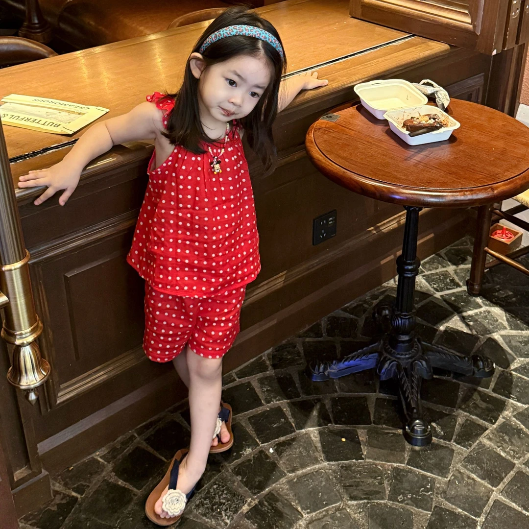 小思家女童2025夏季韩版洋气波点飞飞袖吊带上衣宽松阔腿短裤套装