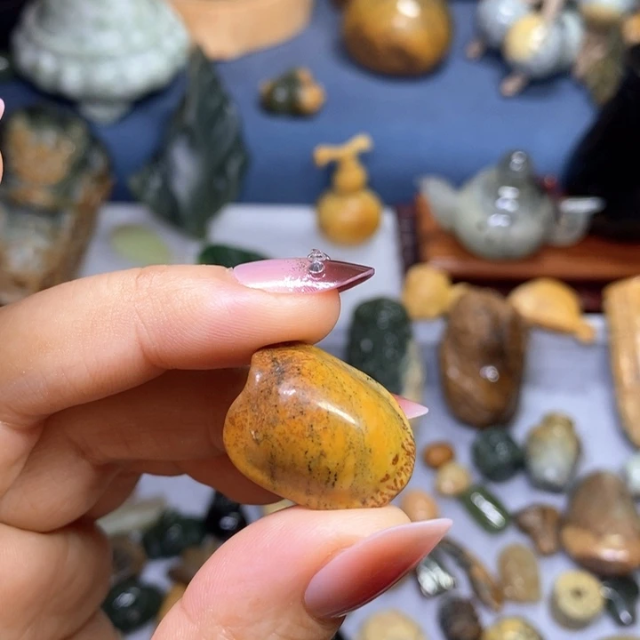 岫岩河磨玉（透闪石质玉）未镶嵌挂件