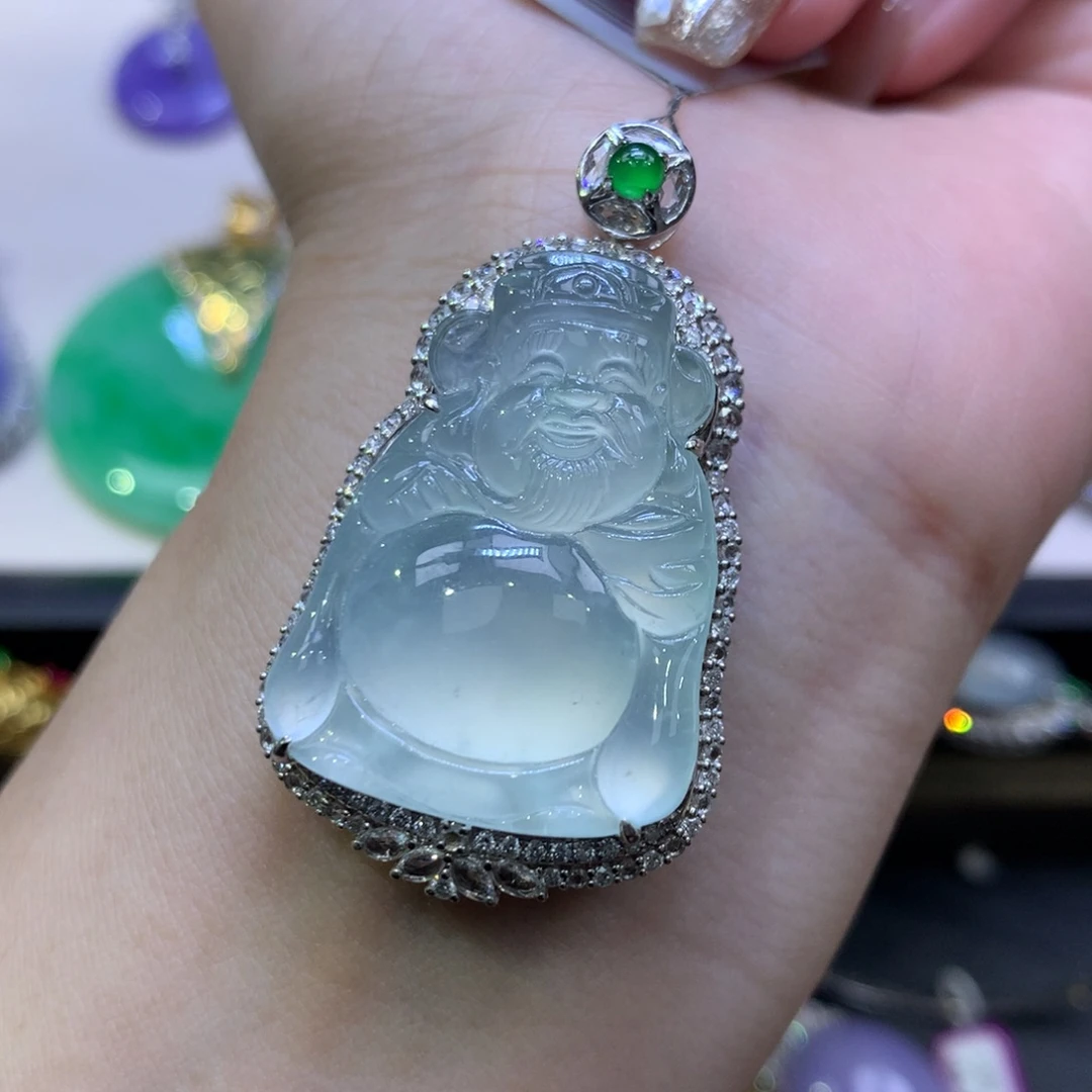 片***情翡翠18K金镶嵌颈饰