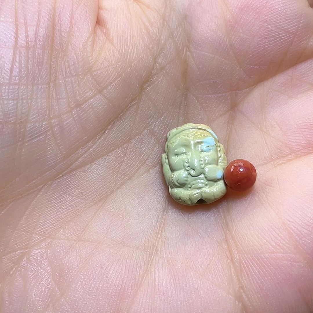 南红玛瑙配饰未镶嵌