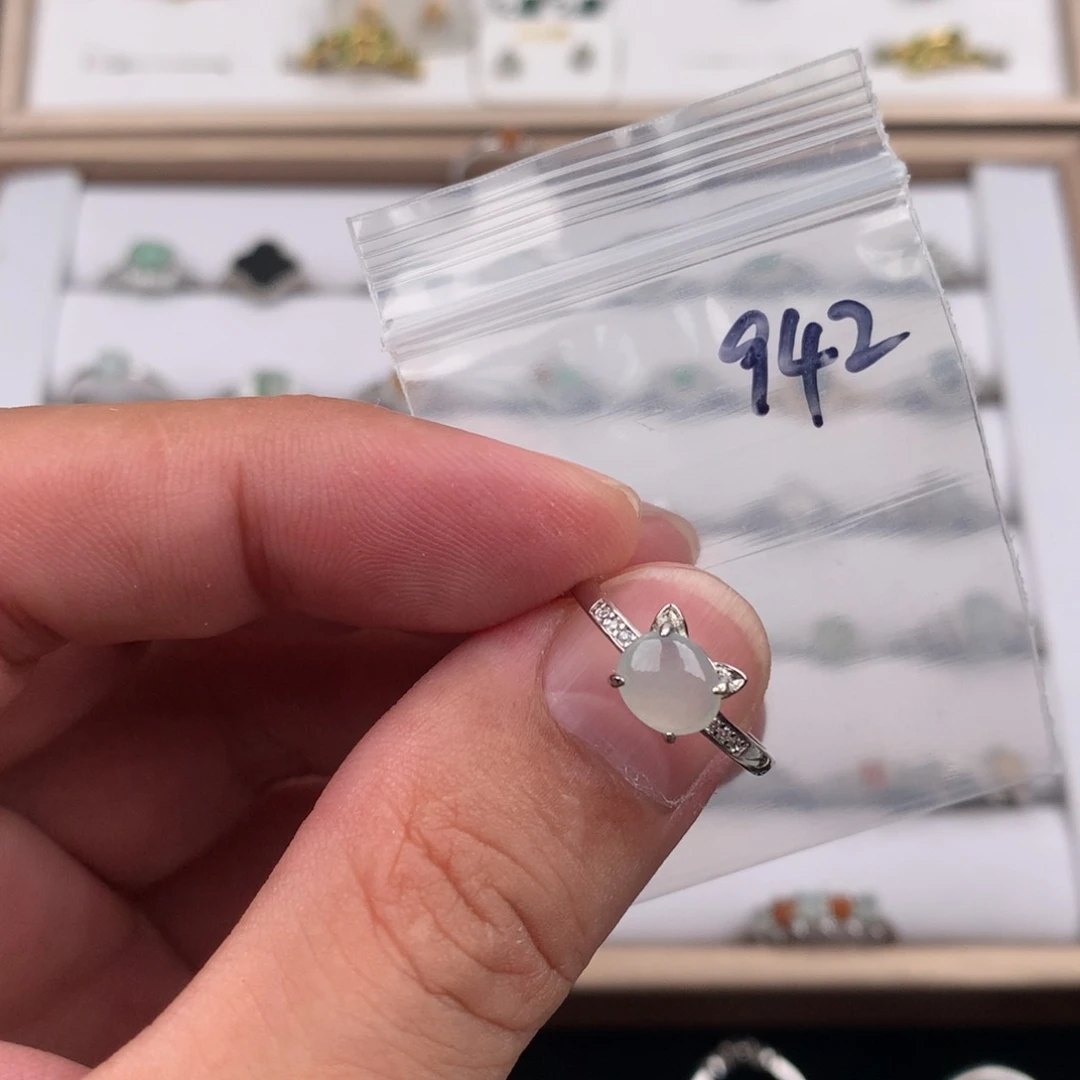 翡翠未镶嵌戒指942