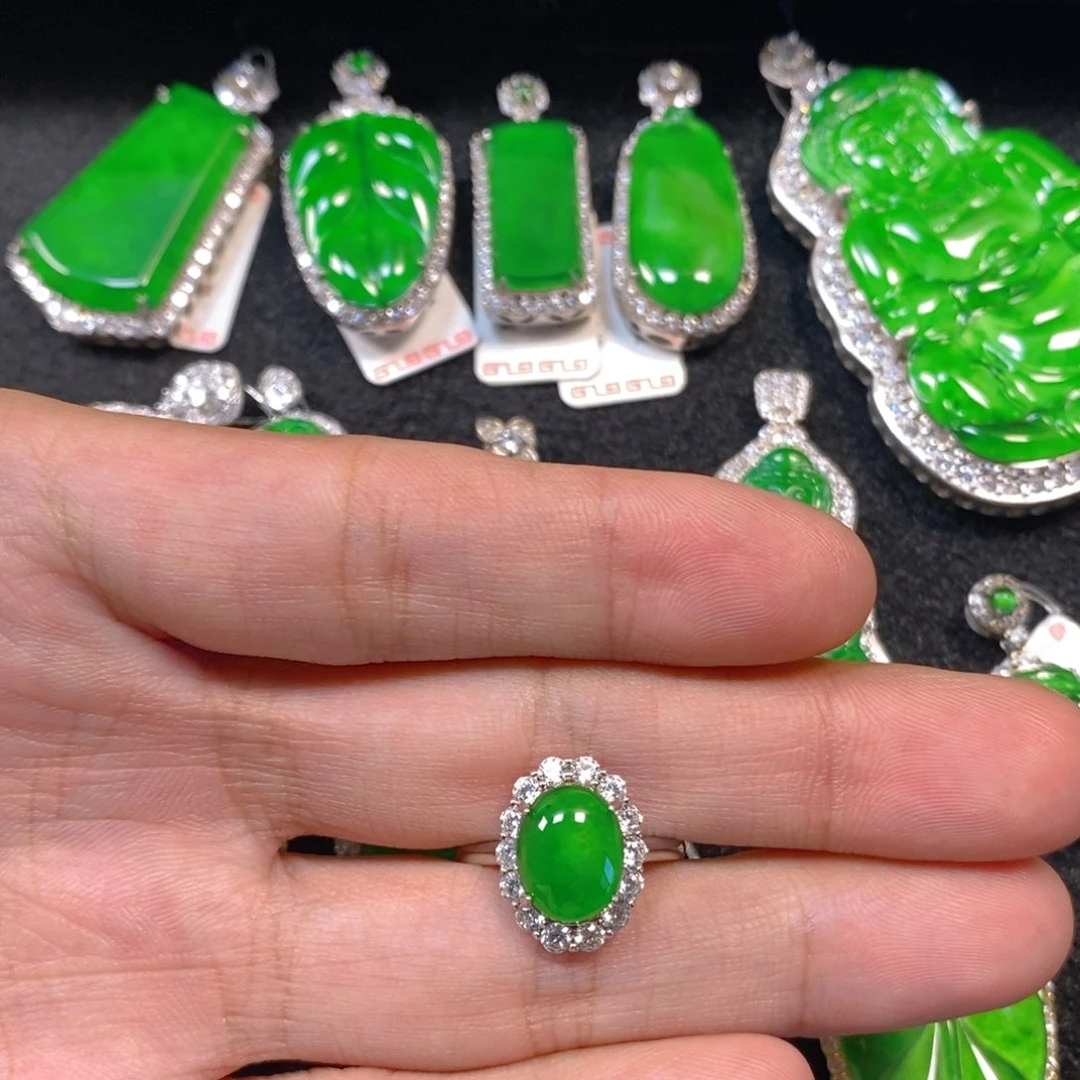 颈饰银S925镶嵌翡翠蛋面戒指