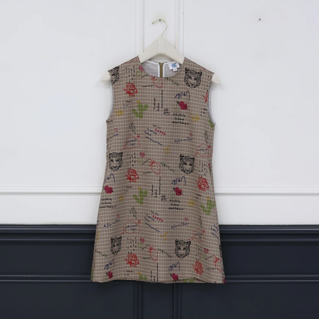 【壁虎姐】GECKO2025夏季新款 褐色圆领趣味动植物印花无袖连衣裙