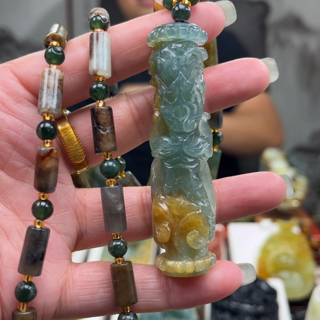 岫玉未镶嵌颈饰挂件