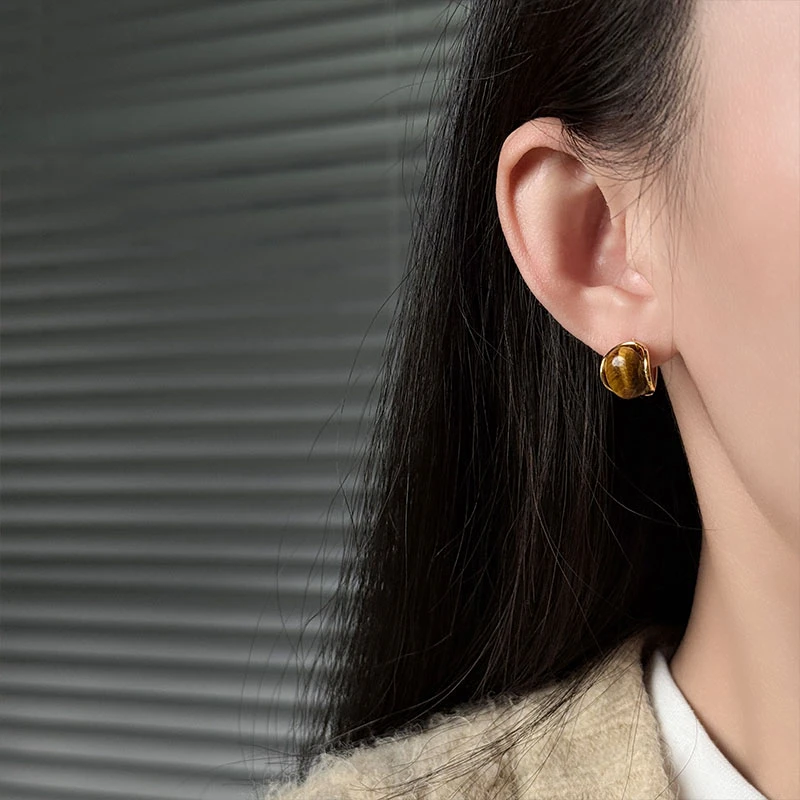 合金锆石耳饰 秋冬新款美拉德水滴耳环高级感轻奢复古气质耳扣潮