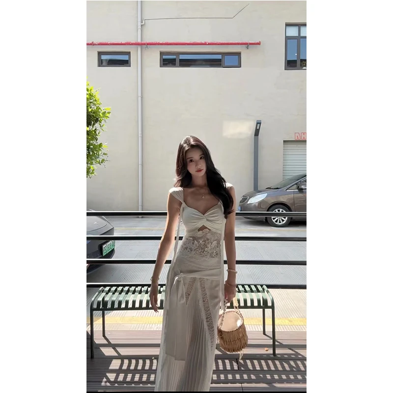 2025法式白色吊带连衣裙女夏季新款纯欲风蕾丝拼接修身收腰长裙子