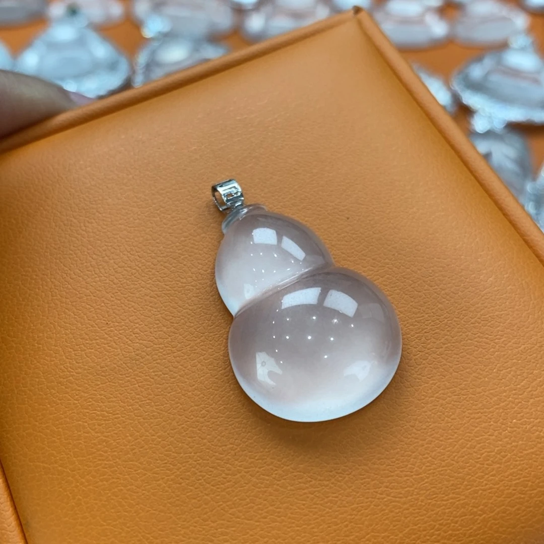 石英质玉吊坠(赠链)18K金镶嵌