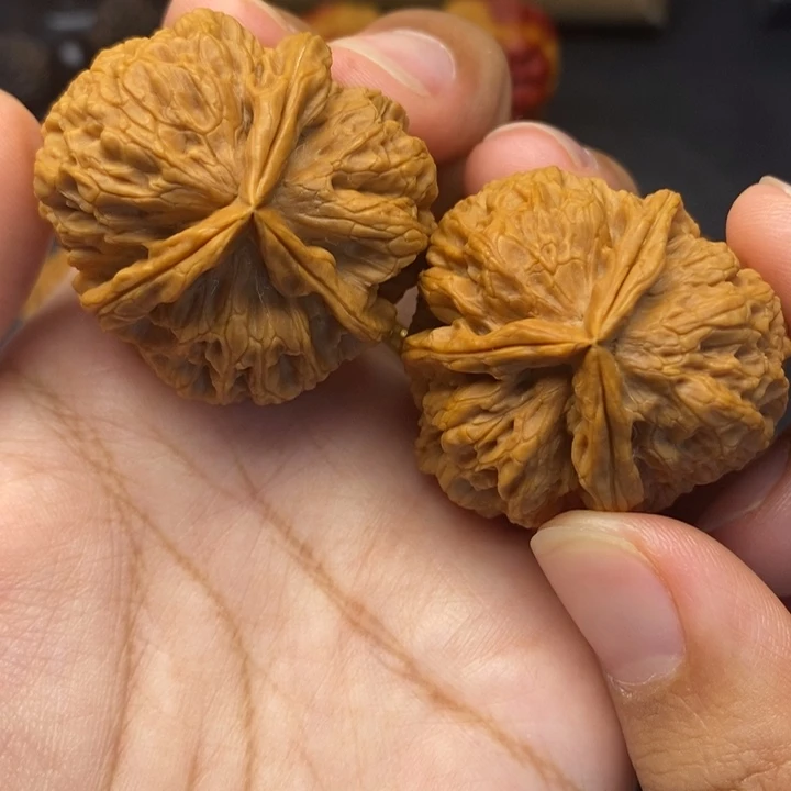 文玩核桃把件38尺云南核桃