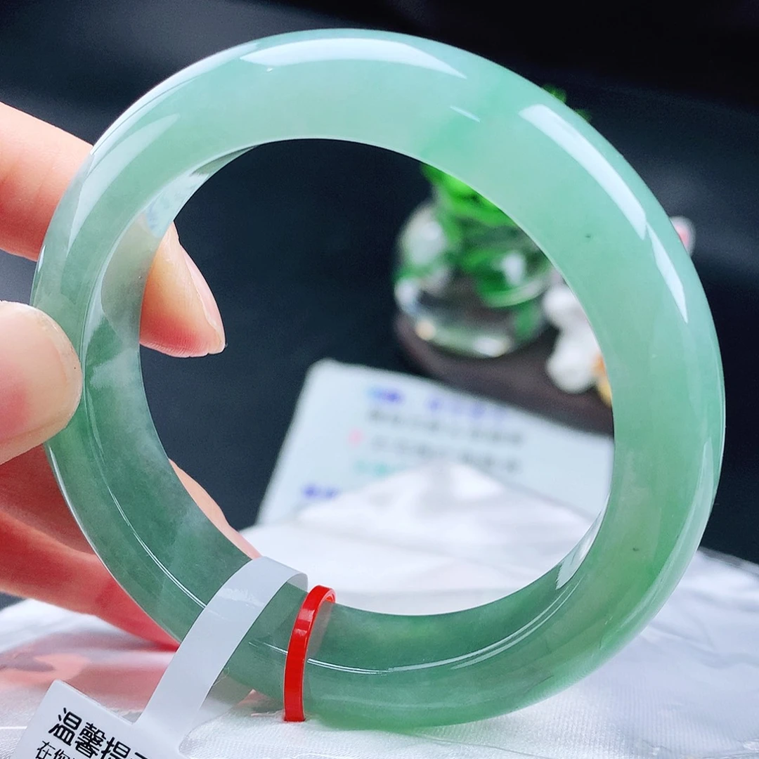 未镶嵌手镯翡翠53冰透绿